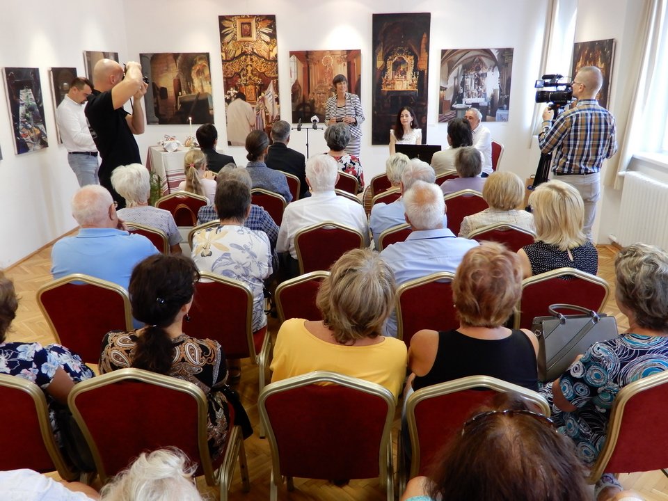 kenyérszentelés 25